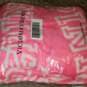 New in package Victoria secret pink throw blanket